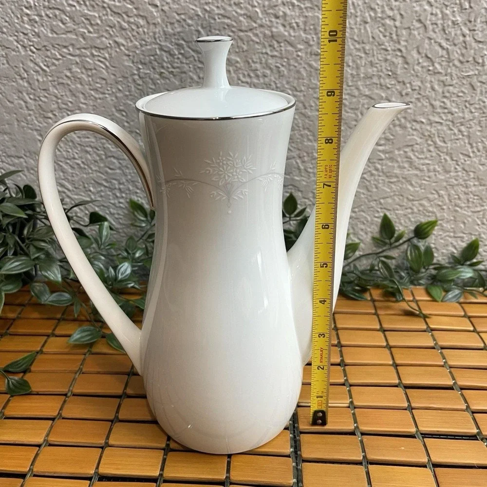 Vintage Noritake Whitebrook 6441 Coffee Pot White Platinum Trim Floral Lid Mint